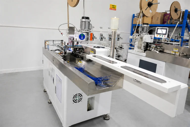2-4-Automatic wire cut strip crimping contacts